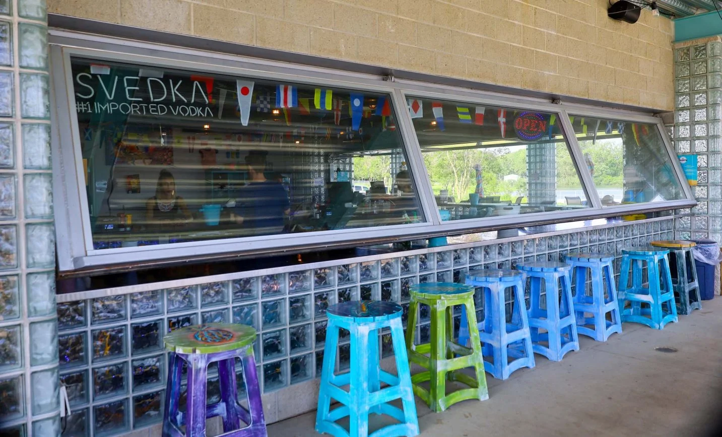 Lakefront Restaurant Hydaway