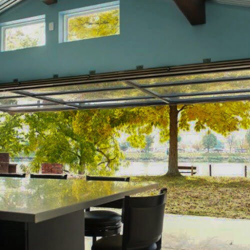 RiverFront Cabin 22x8 Glass Hydaway